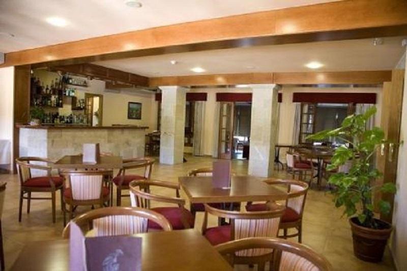 Hotel Abeiras Эль-Грове Ресторан фото