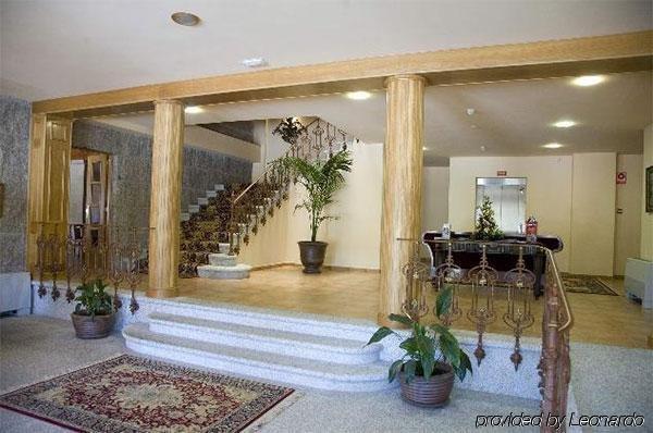 Hotel Abeiras Эль-Грове Интерьер фото