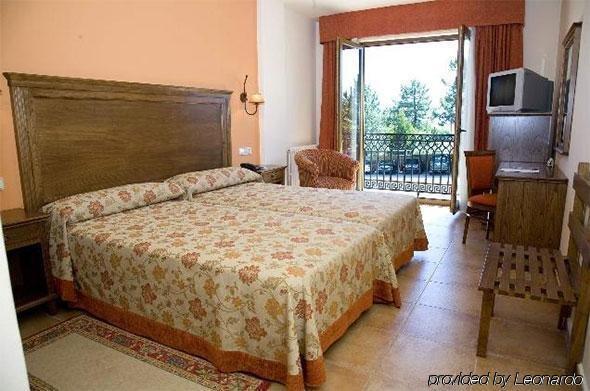 Hotel Abeiras Эль-Грове Номер фото