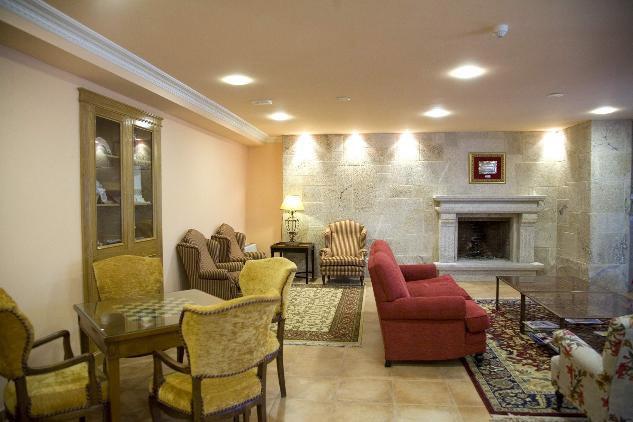Hotel Abeiras Эль-Грове Интерьер фото